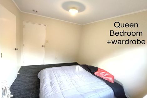 Photo of property in 1/5 Sunnyside Road, Sunnyvale, Auckland, 0612