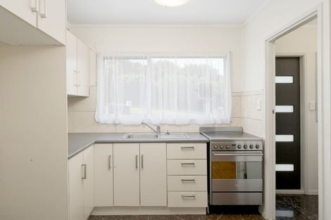 Photo of property in 5/106 West Coast Road, Glen Eden, Auckland, 0602