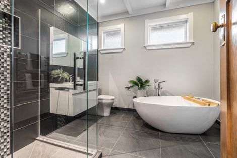 Photo of property in 5 Keystone Avenue, Mount Roskill, Auckland, 1041