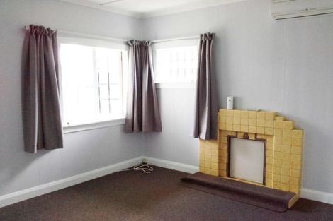 Photo of property in 3 Shortland Street, Lower Vogeltown, New Plymouth, 4310