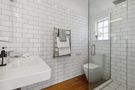 Photo of property in 39 Fairview Crescent, Kelburn, Wellington, 6012