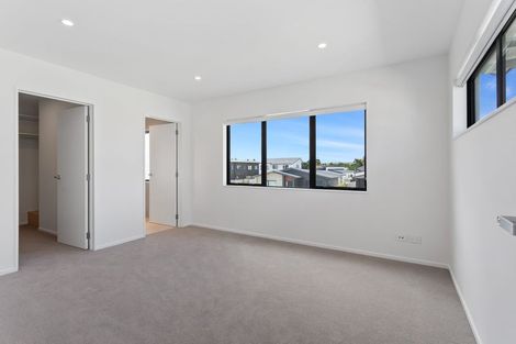 Photo of property in 77 Pepene Avenue, Takanini, Auckland, 2112