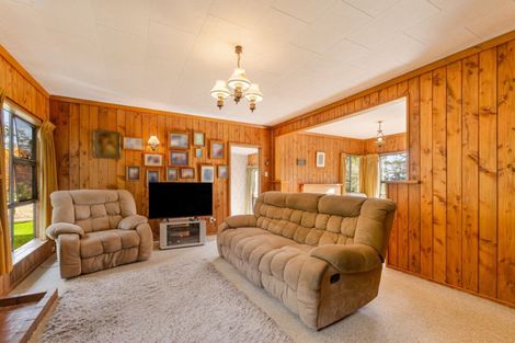 Photo of property in 76 Tawa Road, Kumeu, 0891