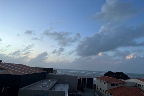 Photo of property in Devonport Apartments, 37/127 Saint Aubyn Street, New Plymouth, 4310