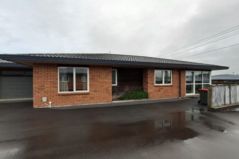 Photo of property in 33 Clemow Road, Fitzroy, New Plymouth, 4312