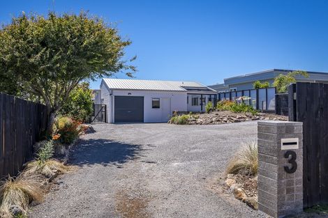 Photo of property in 3 Eatwell Avenue, Paraparaumu Beach, Paraparaumu, 5032