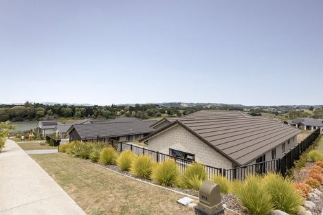 Photo of property in 8 Oyster Place, Omokoroa, 3114