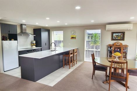 Photo of property in 1 Flavell Drive, Orewa, 0931