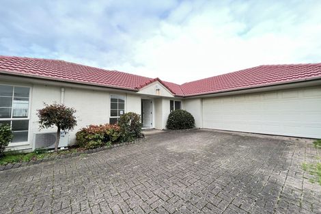 Photo of property in 55 Palmcrest Grove, Highland Park, Auckland, 2010