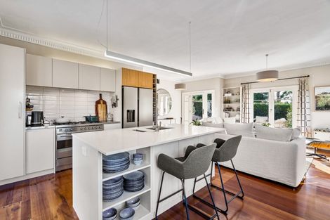 Photo of property in 113a Chaucer Road, Hospital Hill, Napier, 4110