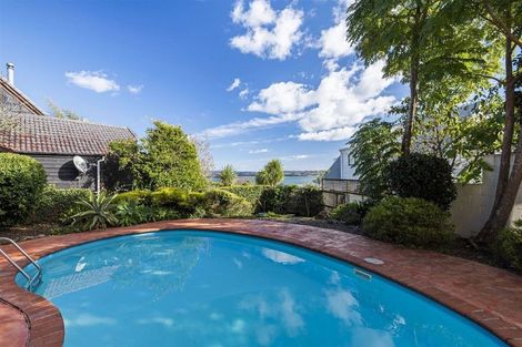 Photo of property in 27 Hadfield Street, Beach Haven, Auckland, 0626