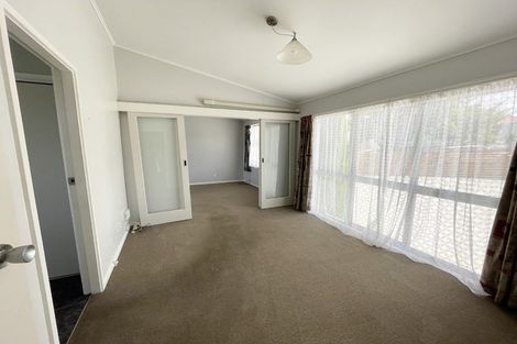 Photo of property in 30 Akaroa Drive, Maupuia, Wellington, 6022