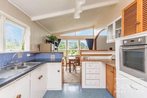 Photo of property in 5 Thuja Street, Green Bay, Auckland, 0604