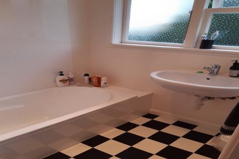 Photo of property in 37 Kowhai Terrace, Saint Martins, Christchurch, 8022