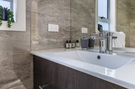 Photo of property in 2/334 White Road, Broadlands, 3081