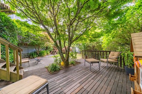 Photo of property in 33 Oak Avenue, Paremata, Porirua, 5024