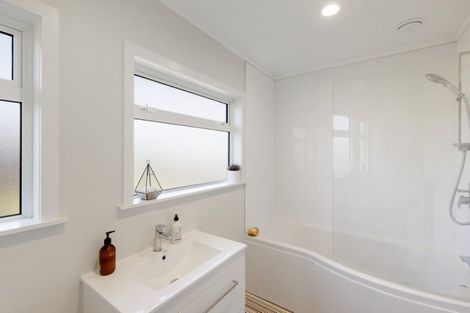 Photo of property in 12a Goods Road, Otumoetai, Tauranga, 3110