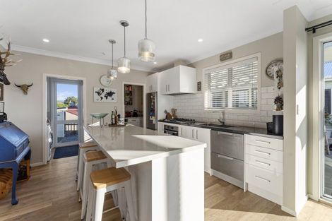 Photo of property in 39 Seagrass Place, Otaki Beach, Otaki, 5512