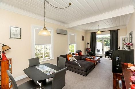 Photo of property in 18 Bracken Street, New Plymouth, 4310