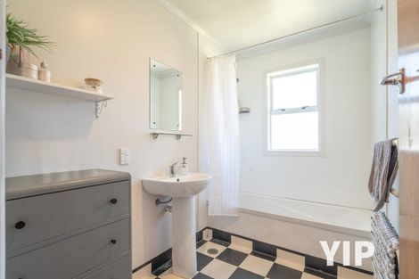 Photo of property in 38 Beauchamp Street, Tawa, Wellington, 5028