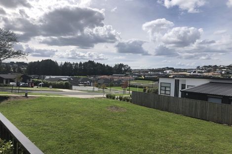 Photo of property in 2 Rongoa Maori Way, Pukekohe, 2120