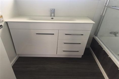 Photo of property in 2/119 Flat Bush Road, Clover Park, Auckland, 2023