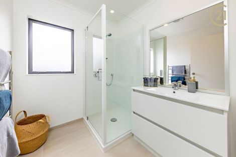 Photo of property in 3 Beardmore Lane, Papakura, 2110