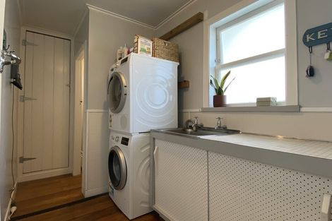 Photo of property in 257 Titirangi Road, Titirangi, Auckland, 0604