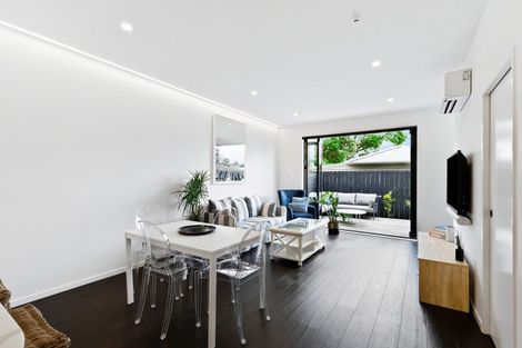 Photo of property in 18b St Michaels Avenue, Point Chevalier, Auckland, 1022