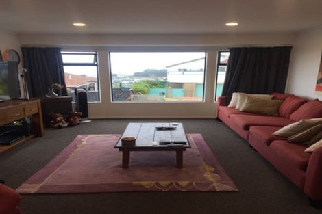Photo of property in 2 Meadowcroft Grove, Johnsonville, Wellington, 6037