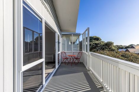Photo of property in 8 Hughes Street, Waikanae Beach, Waikanae, 5036