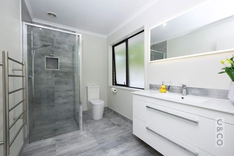 Photo of property in 28 Leebank Crescent, Riverhead, 0820