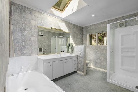 Photo of property in 233a Whites Line East, Waiwhetu, Lower Hutt, 5010