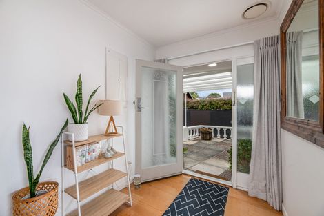 Photo of property in 13 Peachgrove Road, Te Atatu Peninsula, Auckland, 0610