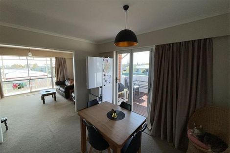 Photo of property in 44 Nevada Drive, Merrilands, New Plymouth, 4312