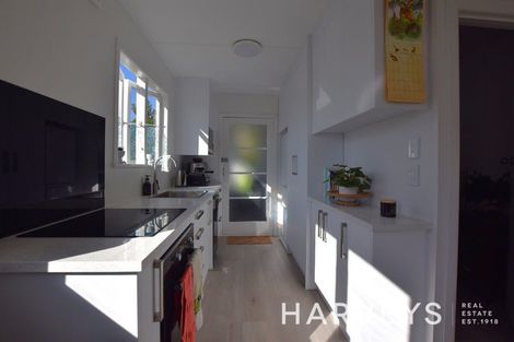 Photo of property in 13 Eastglen Road, Glen Eden, Auckland, 0602