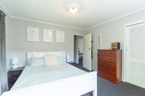 Photo of property in 4 Truscott Grove, Awapuni, Palmerston North, 4412