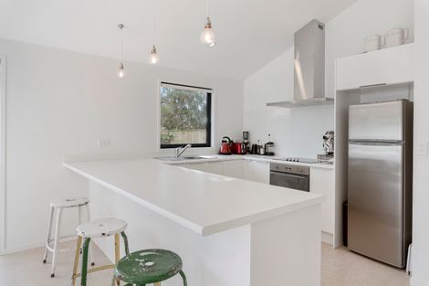 Photo of property in 10 Harbour View Road, Point Wells, Warkworth, 0986