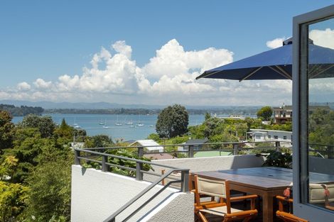 Photo of property in 114 Harbour View Road, Omokoroa, 3114