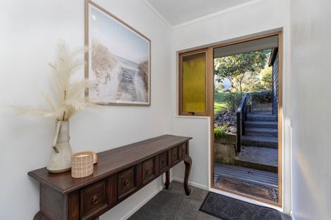 Photo of property in 30a Kakariki Grove, Waikanae, 5036