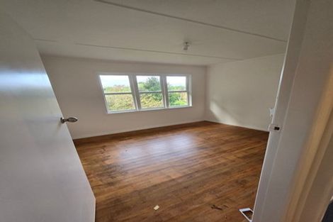 Photo of property in 17 Collingwood Road, Waiuku, 2123