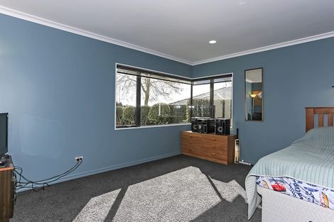 Photo of property in 18 Buckingham Place, Bethlehem, Tauranga, 3110