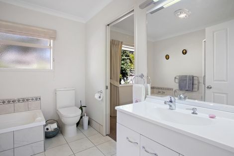 Photo of property in 17 Belmont Rise, Katikati, 3129