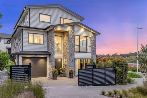 Photo of property in 14 Windlass Street, Long Bay, Auckland, 0630