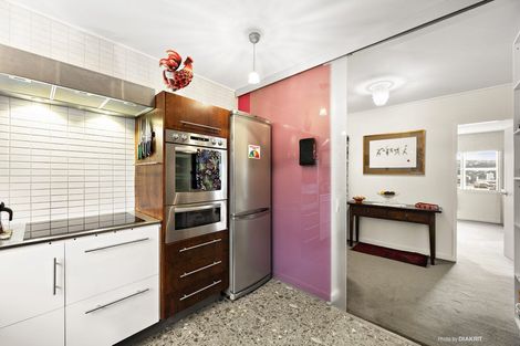 Photo of property in Landscape Apartments, 123-125 Austin Street, Mount Victoria, Wellington, 6011