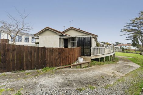 Photo of property in 8 Newbury Place, Waitara, 4320