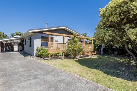 Photo of property in 49 Tasman Road, Otaki Beach, Otaki, 5512