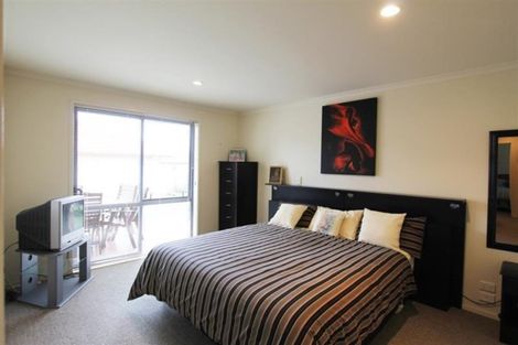 Photo of property in 32 Nanleen Rise, Manurewa, Auckland, 2105