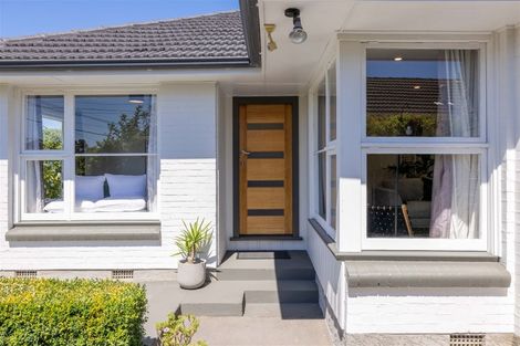 Photo of property in 17 Palmside Street, Somerfield, Christchurch, 8024