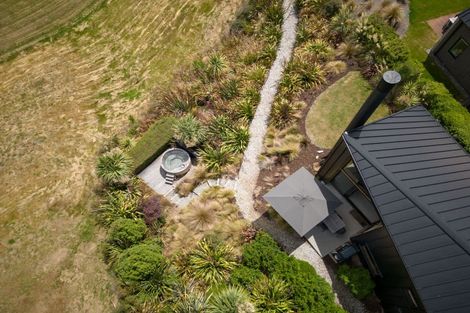 Photo of property in 14 Caithness Court, Jacks Point, Queenstown, 9371